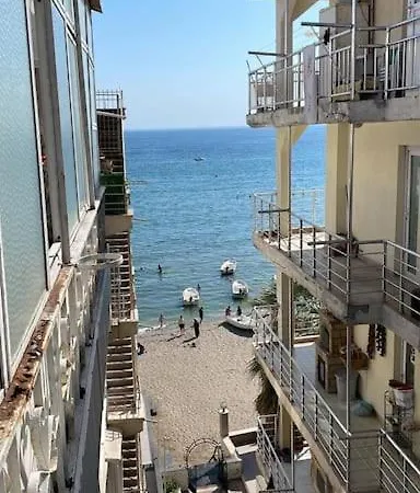 Kumburgaz Sahilde, Sitede, Konforlu, Manzarali Ve Klimali Apartment *