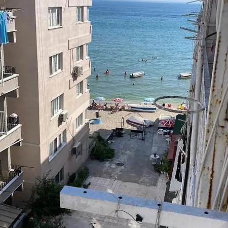 Kumburgaz Sahilde, Sitede, Konforlu, Manzarali Ve Klimali Apartment *