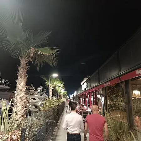 Kumburgaz Sahilde, Sitede, Konforlu, Manzarali Ve Klimali * Buyukcekmece