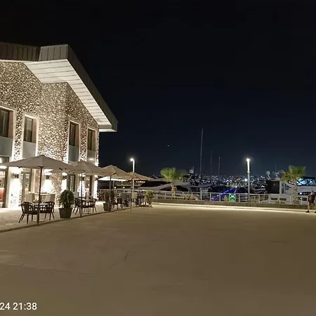 Kumburgaz Sahilde, Sitede, Konforlu, Manzarali Ve Klimali Apartment Buyukcekmece